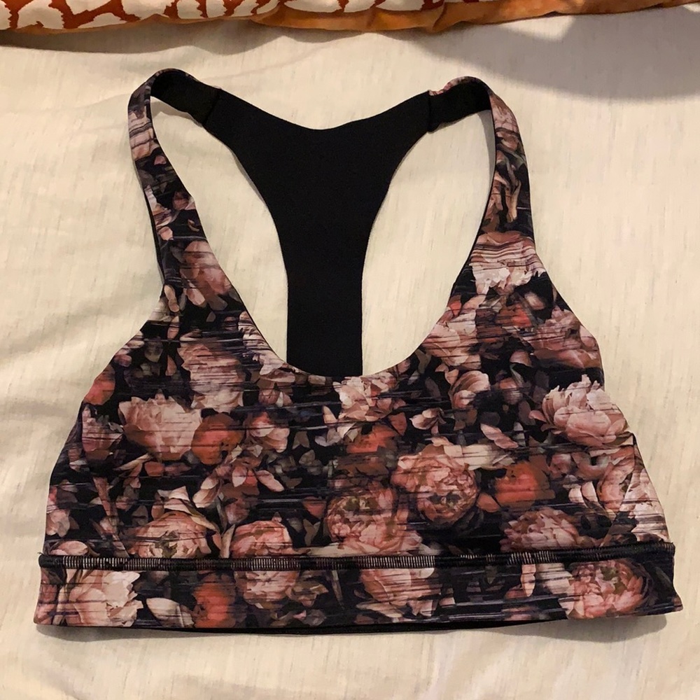 Lululemon sports bra